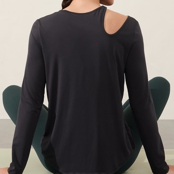 Athleta with ease asymmetrical top Black size S NWT - Picture 2 of 4
